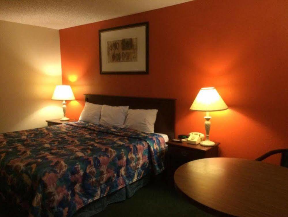 Relax Inn Henryetta Экстерьер фото